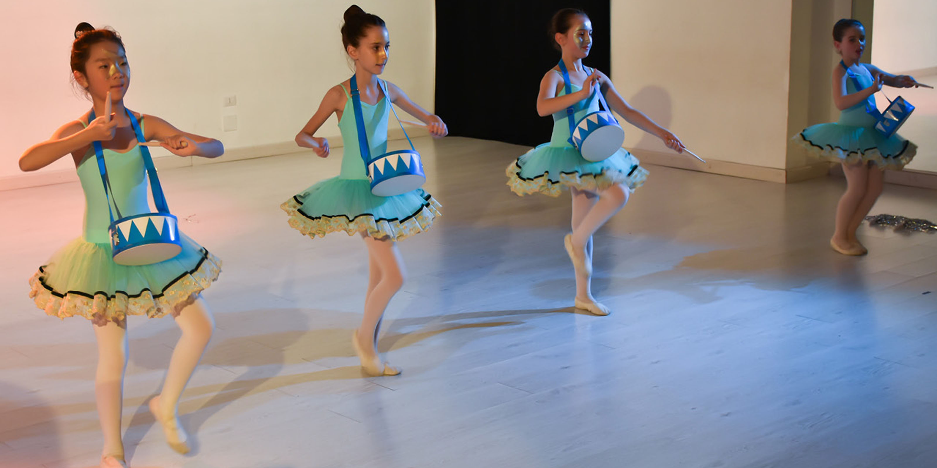 Maschere | Performance di danza classica su 'Carnaval' di Robert Schumann